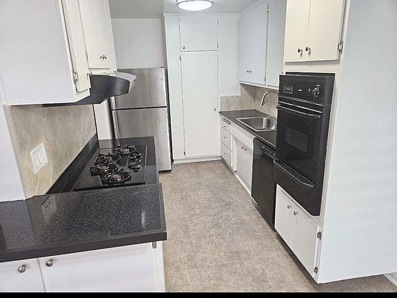 4th image of 8567 Balboa Blvd #31