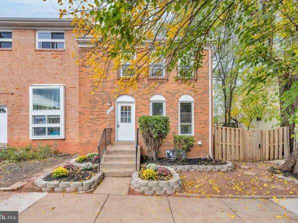 8527 Piney Point Ct, Manassas, VA 20110