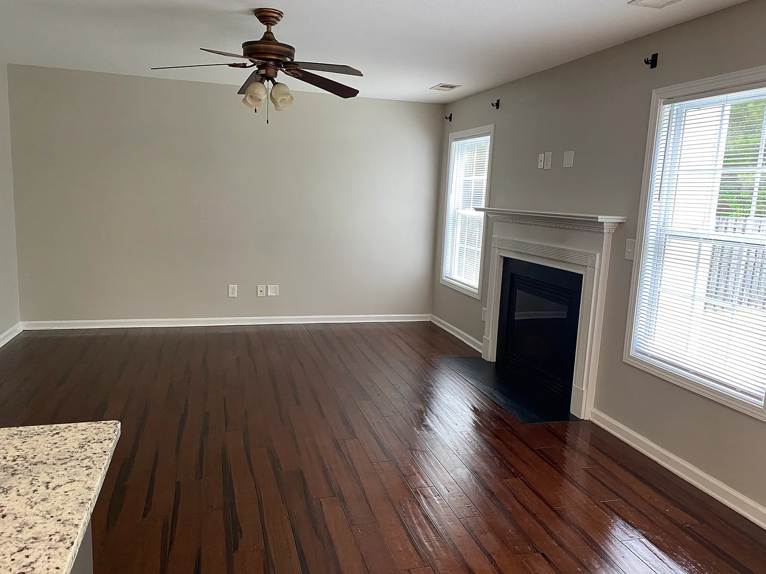 6 bed, 3.5 bath, 3092 sqft, $2,400 — Photo 3
