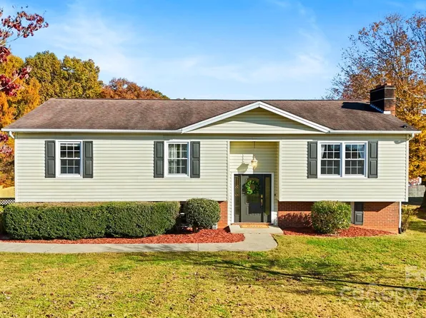 2216 Olde Well Rd, Hudson, NC 28638