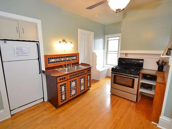 5th image of 3212 W Lapham St