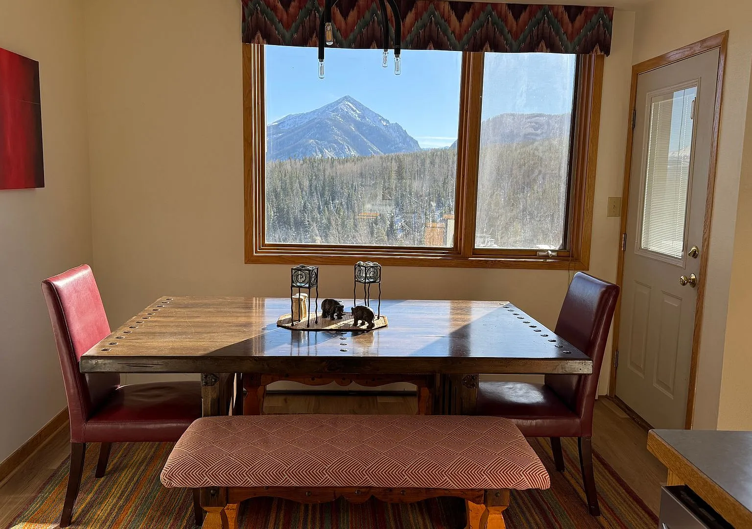 Light Bright 2 BDR plus Loft 3BATH — Photo 3
