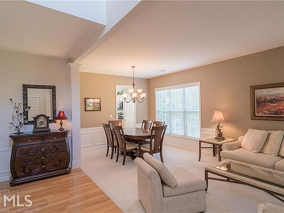 3rd image of 6225 Whirlaway Dr