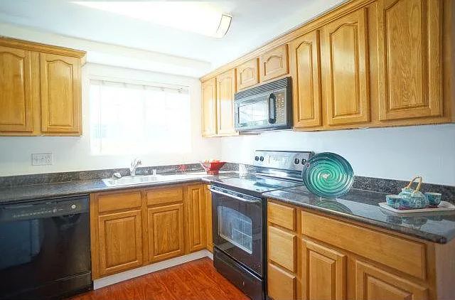 43649 Salem Way — Photo 2