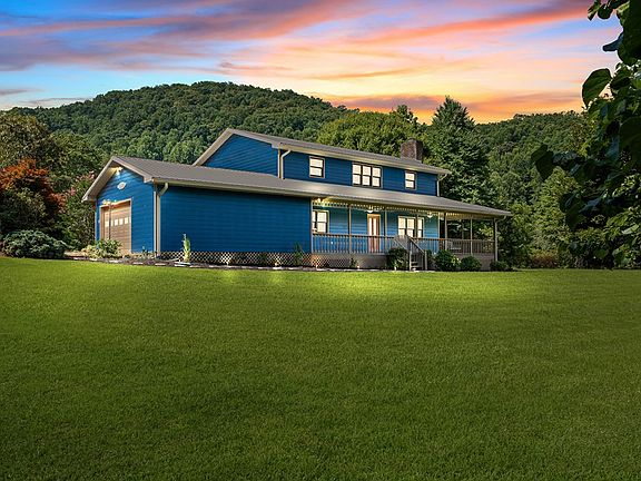 2nd image of 23 Apple Blossom Rd