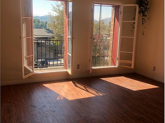 2nd image of 6147 Piedmont Ave APT 1A