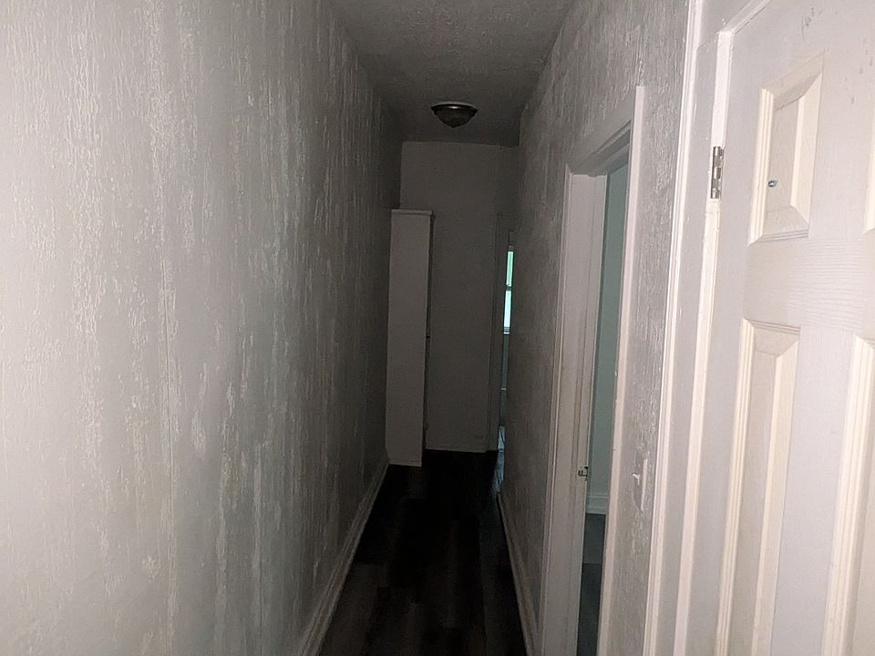 1st image of 1874 Marloes Ave #2