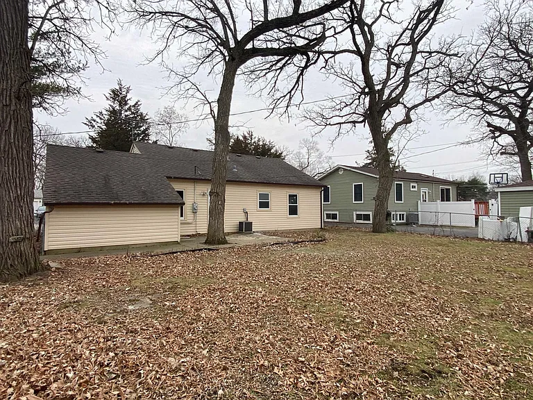 4 E Pine St — Photo 11