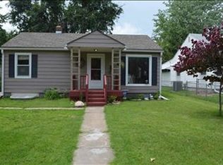 831 SW Parkview St, Topeka, KS 66606