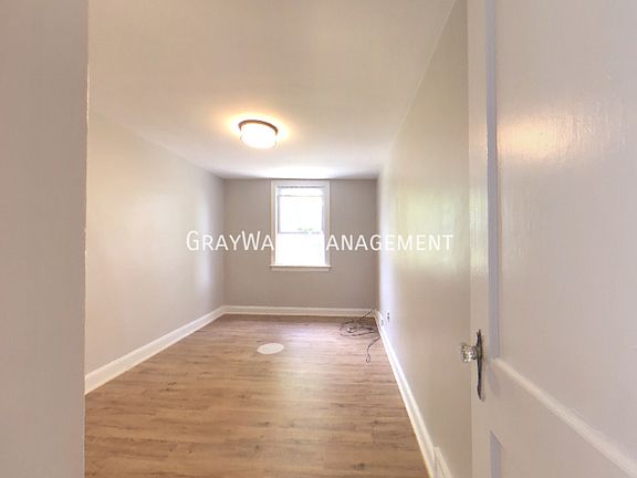 5th image of 480 Westmont Dr