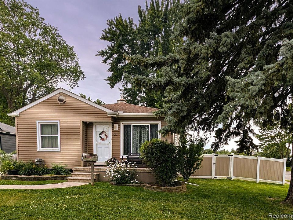 1st image of 651 Broadacre Ave