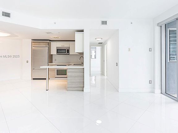 5th image of 1300 Brickell Bay Dr APT 1802