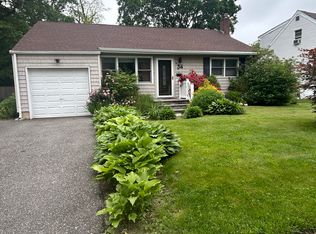 34 Woodhull Rd, Huntington, NY 11743