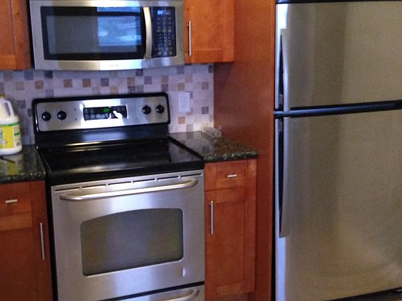 3rd image of 3212 NE 10th St APT 6