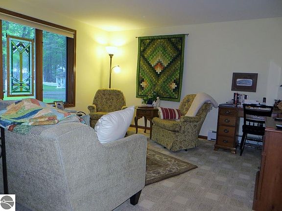 2nd image of 1744 Douglas Dr