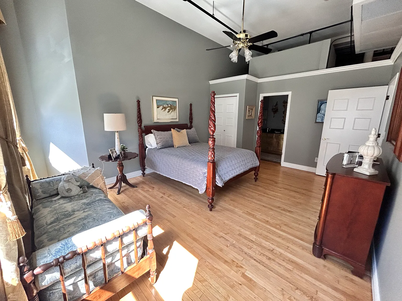 2 bed, 1824 sqft, $3,100 — Photo 4