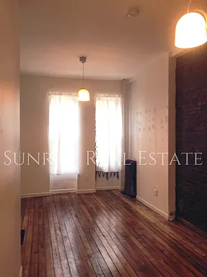 Rented by Sunrise Real Estate | media 43
