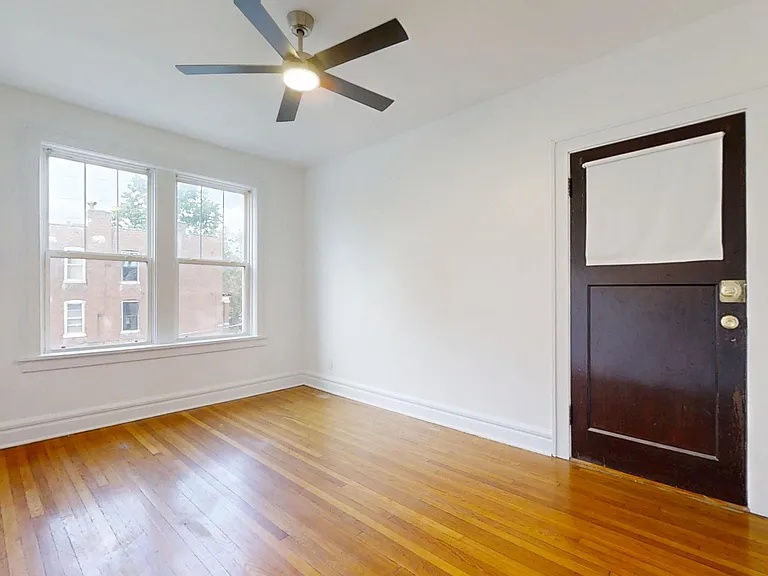 3704 Fairview Ave #2W — Photo 4
