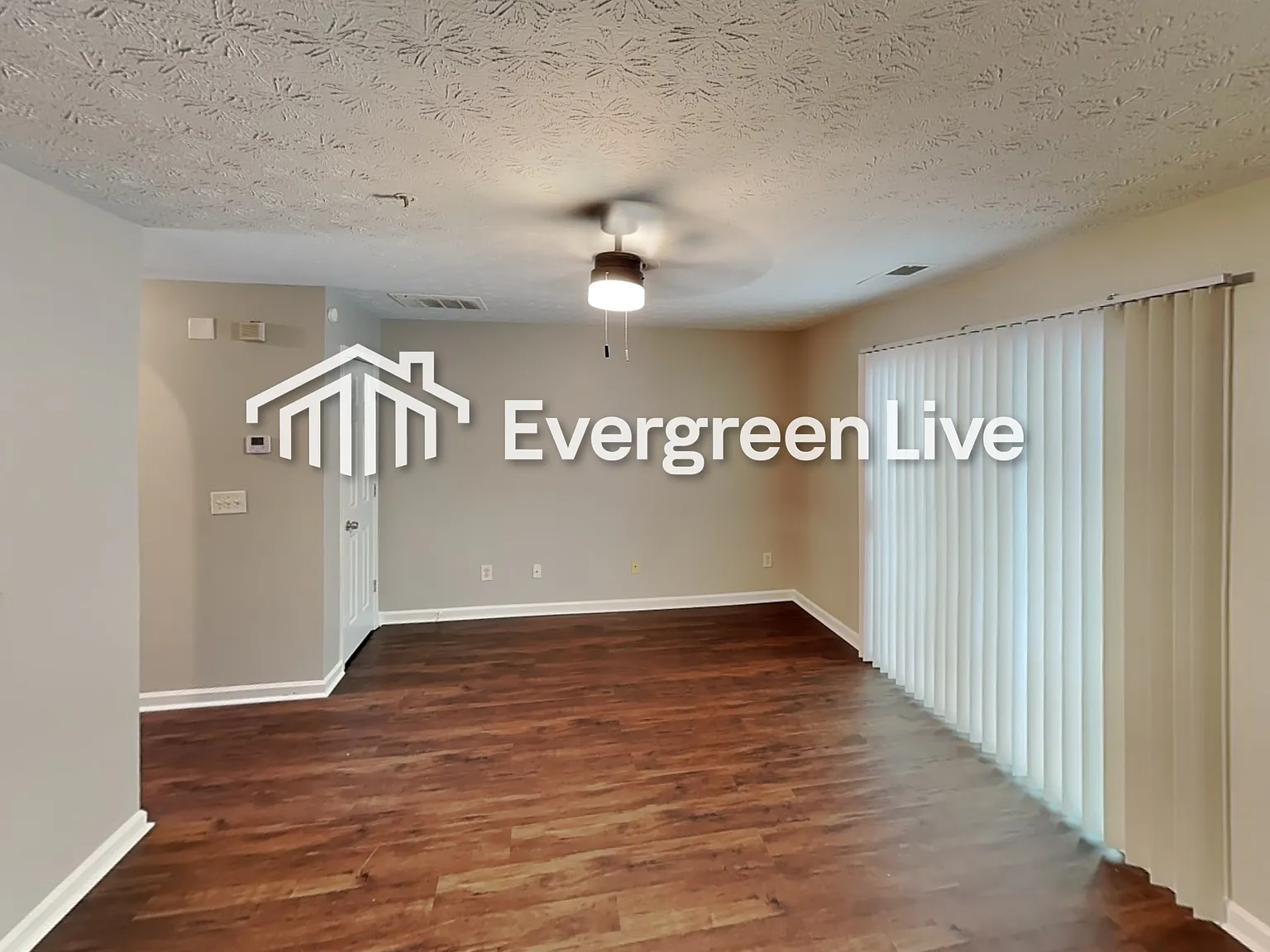2 bed, 2.0 bath, 1350 sqft, $1,395 — Photo 4