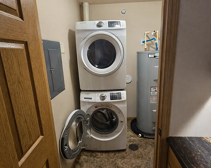 Berry Pointe Luxury Apartments — Photo 27