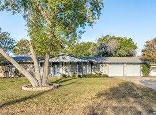 5617 Galewind Dr, Windcrest, TX 78239