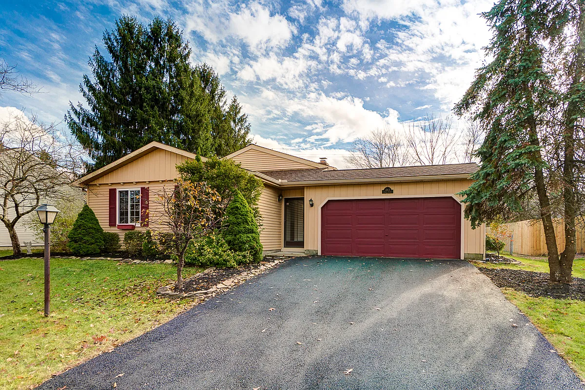 263 Carlin Ct W photo 1