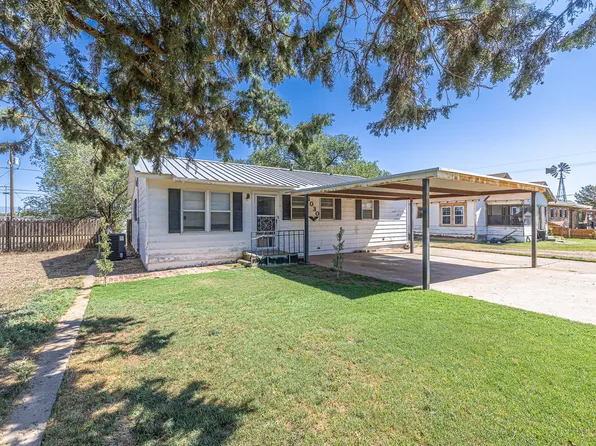 1030 W Dickens St, Slaton, TX 79364