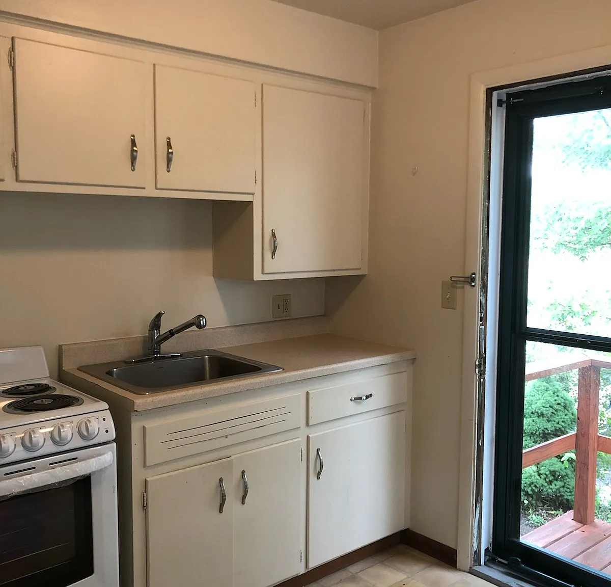 Studio, 400 sqft, $550 — Photo 4