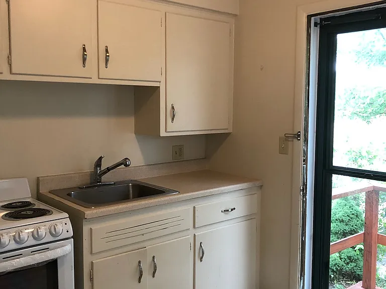 16 Homestead Dr — Photo 4