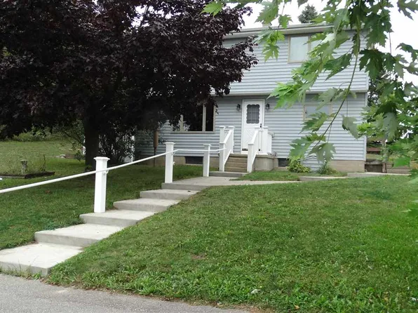2767 Lake Grove, Petoskey, MI 49770