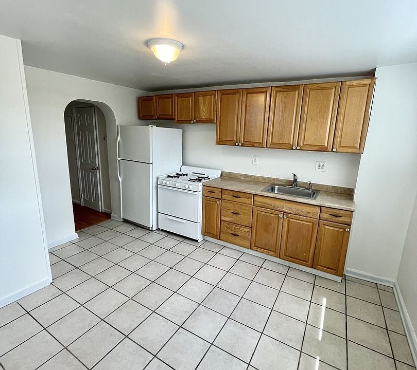 1st image of 2547 Salmon St #2