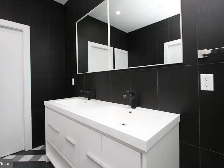 810 N Uber St #3 — Photo 20