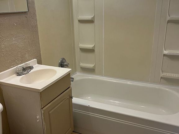 5th image of 1910 Mosher Dr #2B-1BA-810SQFT