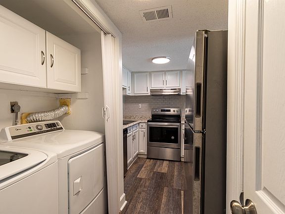 5th image of 108 Lionsgate Dr