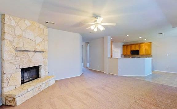 3rd image of 1605 Knowles Dr