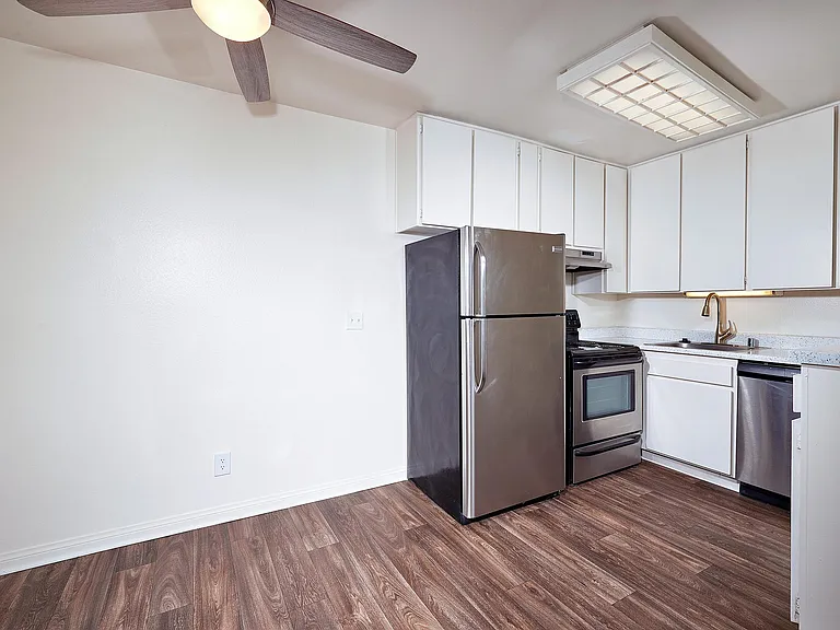 Mellmanor Apartments — Photo 17
