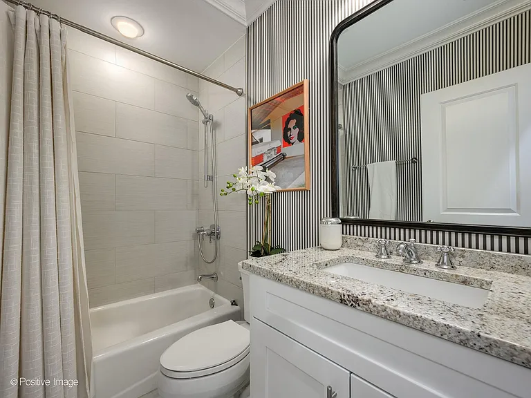 450 N Sangamon St #2 — Photo 20