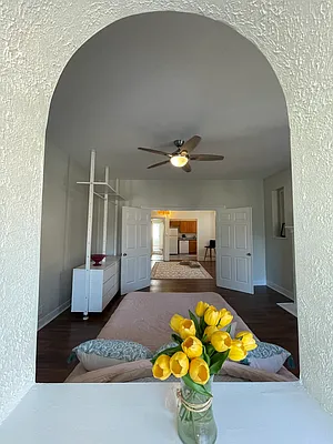 Rented by Compass | media 22