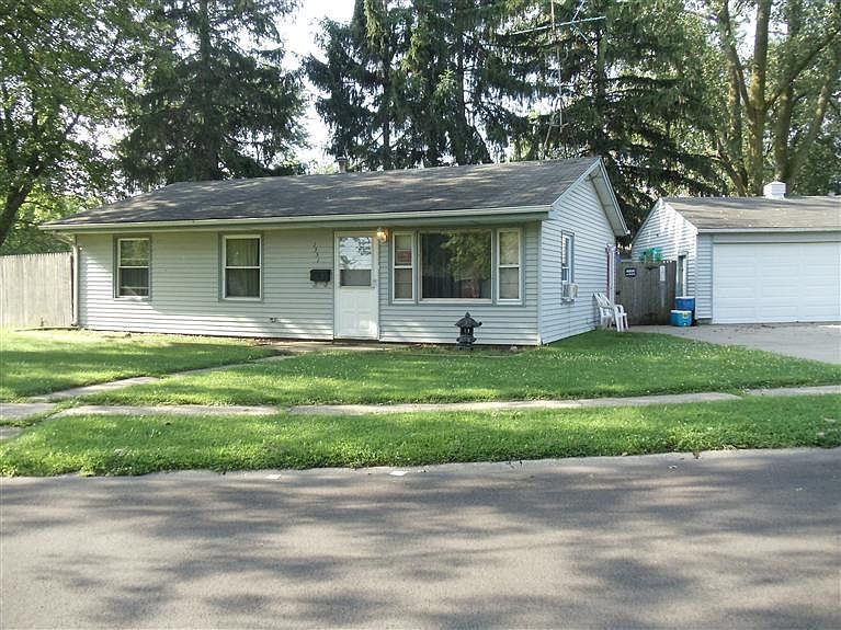 1st image of 1551 E 33rd Ave