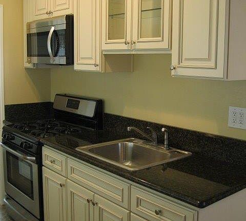 5th image of 2612 Sycamore Ave APT C