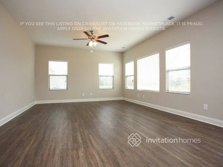 5326 Roberta Crossing Dr — Photo 2