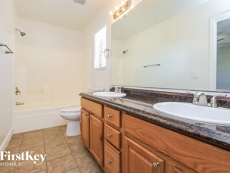 2477 W Wrangler Way — Photo 9