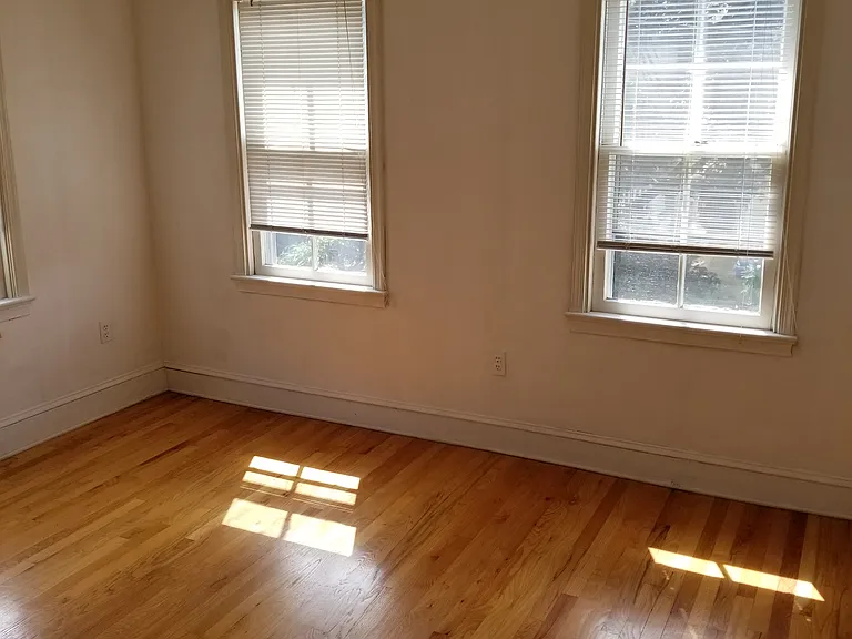 81 Conduit St — Photo 9