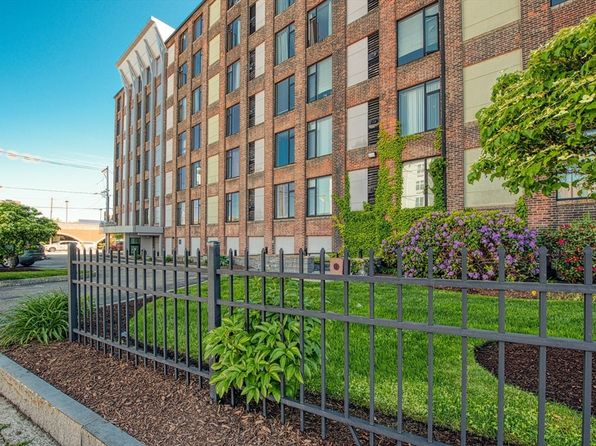 147 Centre St APT 201