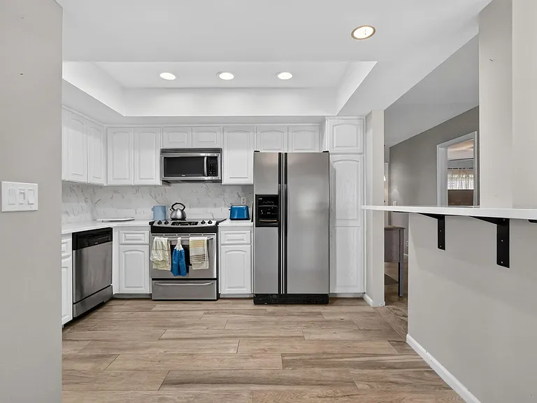 213 Rio Vista Cir — Photo 17