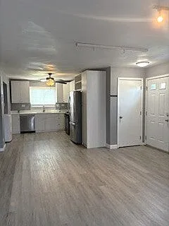 2 bed, 1100 sqft, $1,775 — Photo 4