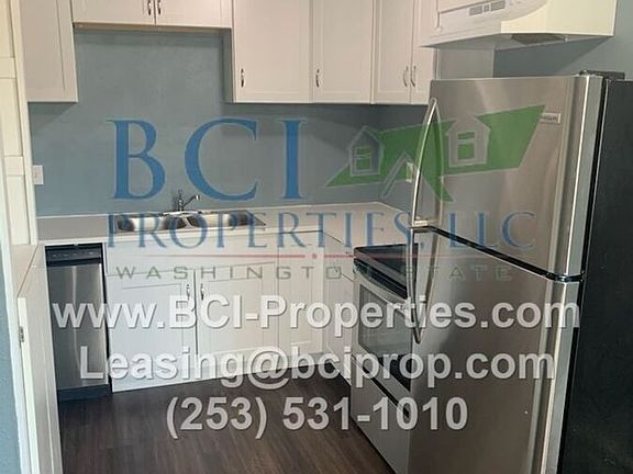 3rd image of 3310 S Sawyer St #2