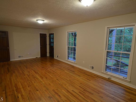 4th image of 583 Boulder Park Dr