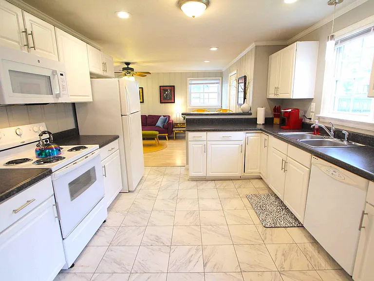 2502 Woodyhill Dr — Photo 9