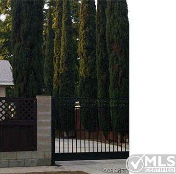 2nd image of 4041 Sequoia St